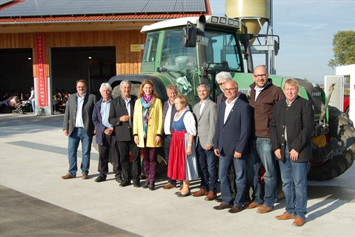 Öffentlicher Waschplatz für landwirtschaftliche Fahrzeuge und Maschinen in Riekofen